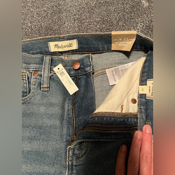 Madewell Skinny Jeans in Ainsworth Wash: Raw-Hem Edition - Picture 3 of 7